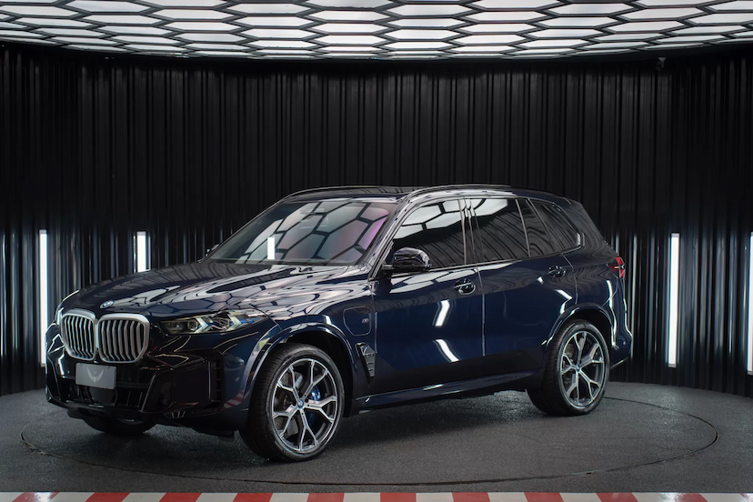Foto do veículo BMW X5 3.0 I6 TURBO HÍBRIDO XDRIVE50E M SPORT AUTOMÁTICO 2024 13.500 KM 645.900,00