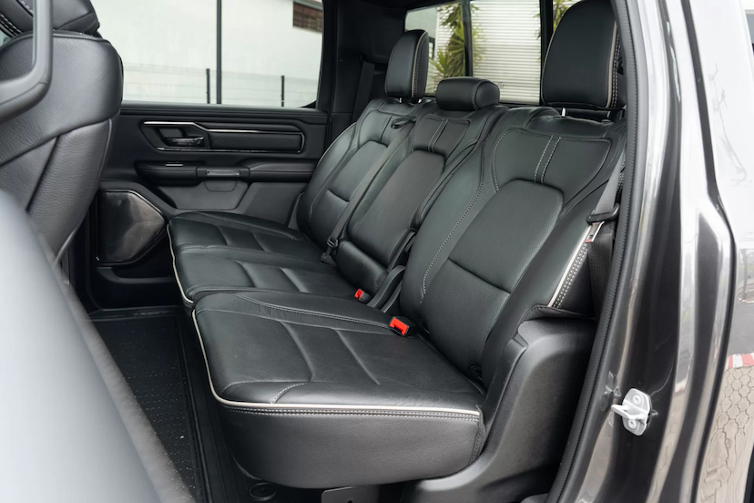 Foto do veículo RAM 1500 5.7 V8 GASOLINA LIMITED NIGHT EDITION CD 4X4 AUTOMÁTICO 2023 40.000 KM 459.900,00