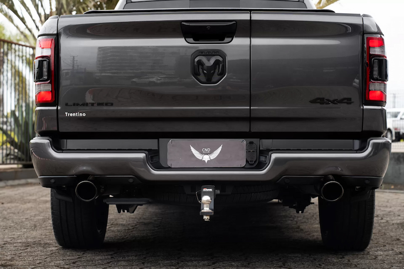 Foto do veículo RAM 1500 5.7 V8 GASOLINA LIMITED NIGHT EDITION CD 4X4 AUTOMÁTICO 2023 40.000 KM 459.900,00
