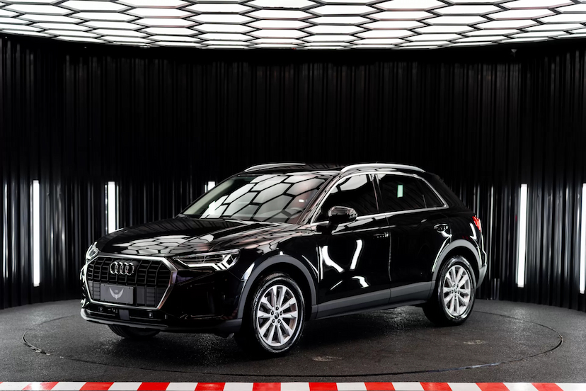 Foto do veículo AUDI Q3 1.4 35 TFSI GASOLINA PRESTIGE PLUS S TRONIC 2021 43.100 KM 175.900,00