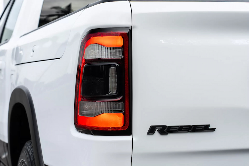 Foto do veículo RAM 1500 5.7 V8 GASOLINA REBEL CD 4X4 AUTOMÁTICO 2021 71.000 KM 289.900,00