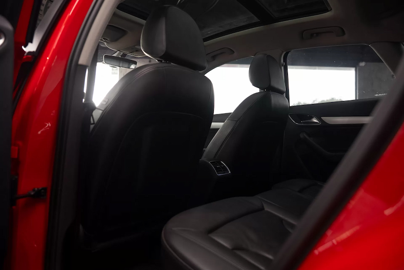 Foto do veículo AUDI Q3 1.4 TFSI AMBIENTE GASOLINA 4P S TRONIC 2016 63.221 KM 94.900,00