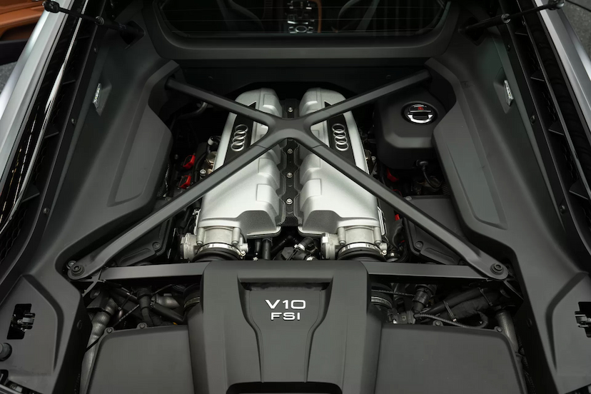Foto do veículo AUDI R8 5.2 V10 FSI GASOLINA COUPÉ QUATTRO S TRONIC 2021 7.300 KM 1.749.900,00