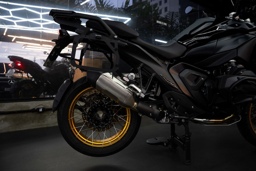 Foto do veículo BMW R 1300 GS TRIPLE BLACK  2024 202 KM 107.900,00