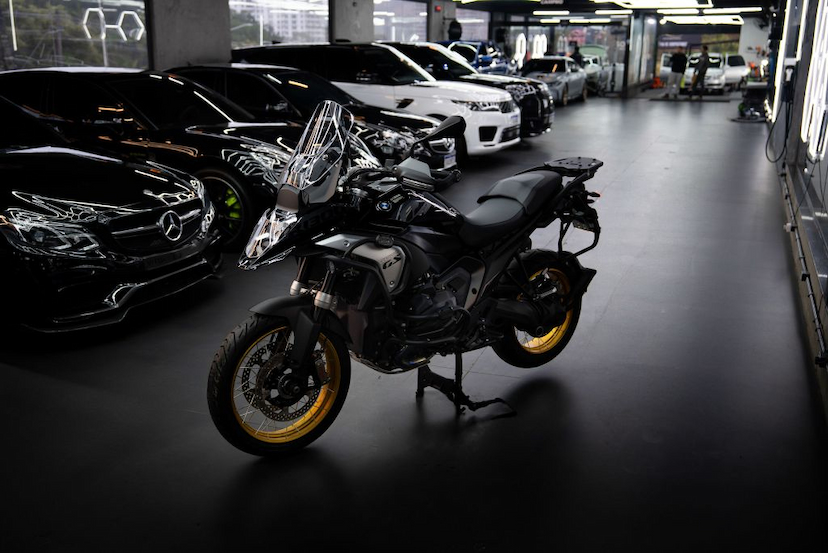 Foto do veículo BMW R 1300 GS TRIPLE BLACK  2024 202 KM 107.900,00