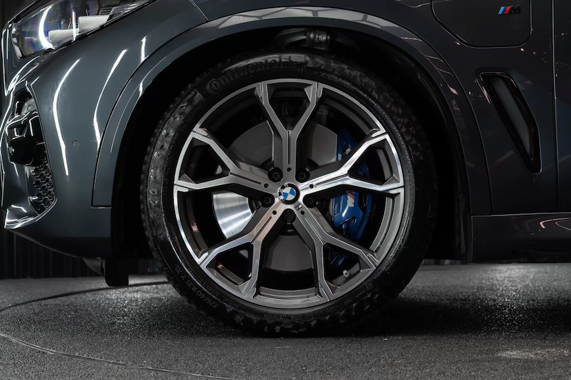 Foto do veículo BMW X5 3.0 I6 TURBO HÍBRIDO XDRIVE45E M SPORT AUTOMÁTICO 2021 72.000 KM 329.900,00