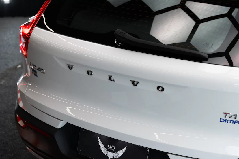 Foto do veículo VOLVO XC40 2.0 T4 GASOLINA MOMENTUM GEARTRONIC 2020 64.000 KM 144.900,00