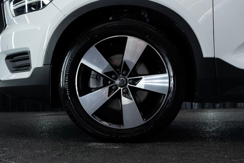 Foto do veículo VOLVO XC40 2.0 T4 GASOLINA MOMENTUM GEARTRONIC 2020 64.000 KM 144.900,00