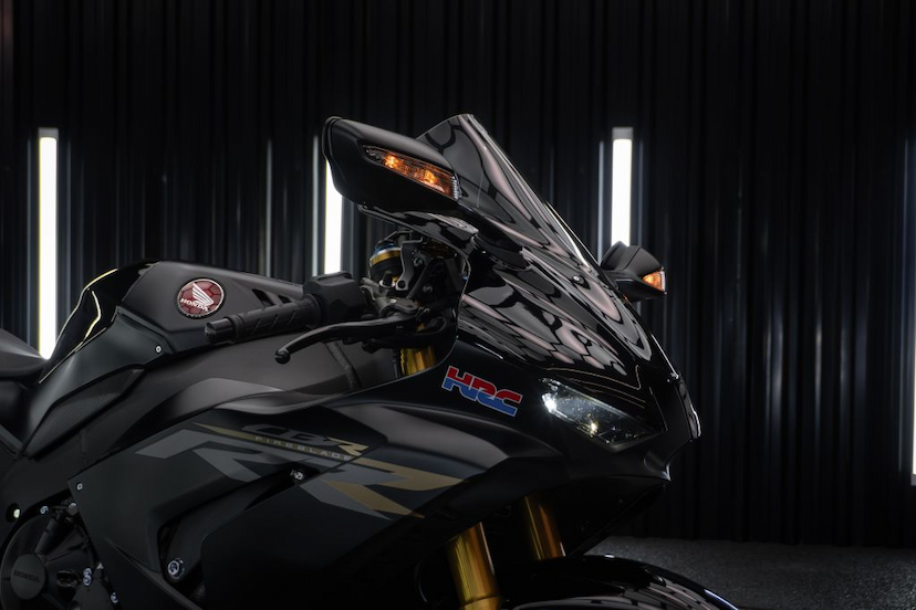 Foto do veículo HONDA CBR 1000 RR-R FIREBLADE SP 2024 1.943 KM 174.900,00
