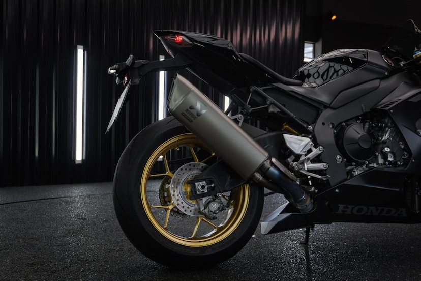 Foto do veículo HONDA CBR 1000 RR-R FIREBLADE SP 2024 1.943 KM 174.900,00