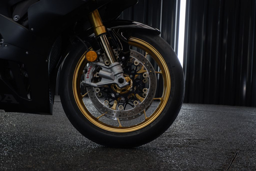 Foto do veículo HONDA CBR 1000 RR-R FIREBLADE SP 2024 1.943 KM 174.900,00