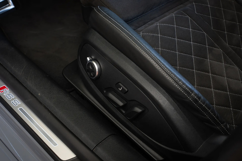 Foto do veículo AUDI RS5 2.9 V6 TFSI GASOLINA SPORTBACK QUATTRO S-TRONIC 2021 32.655 KM 439.900,00