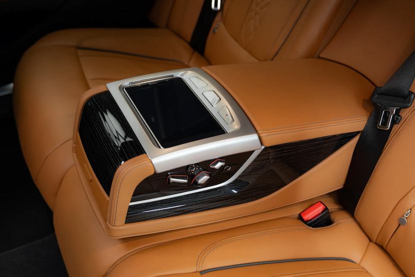 Foto do veículo BMW 745LE 3.0 TWINPOWER HÍBRIDO M SPORT DARK EDITION AUTOMÁTICO 2022 45.000 KM 439.900,00