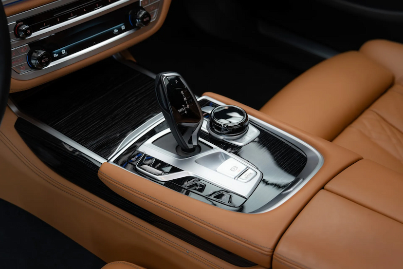 Foto do veículo BMW 745LE 3.0 TWINPOWER HÍBRIDO M SPORT DARK EDITION AUTOMÁTICO 2022 45.000 KM 439.900,00