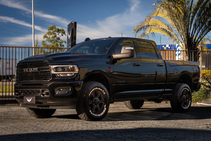 Foto do veículo RAM 2500 6.7 I6 TURBO DIESEL LARAMIE NIGHT EDITION CD 4X4 AUTOMÁTICO 2024 60.488 KM 409.900,00