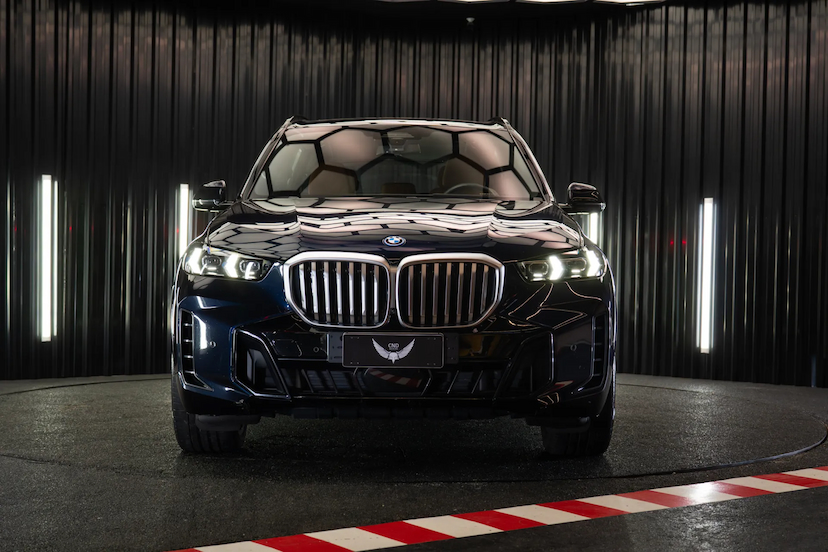 Foto do veículo BMW X5 3.0 I6 TURBO HÍBRIDO XDRIVE50E M SPORT AUTOMÁTICO 2024 47.550 KM 519.900,00