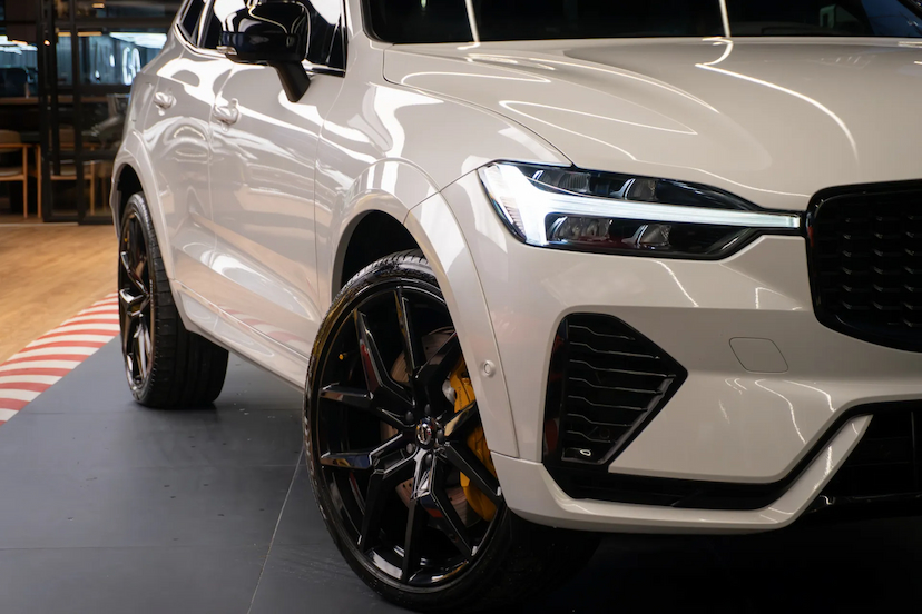 Foto do veículo VOLVO XC60 2.0 T8 RECHARGE POLESTAR ENGINEERED AWD GEARTRONIC 2023 64.553 KM 269.900,00