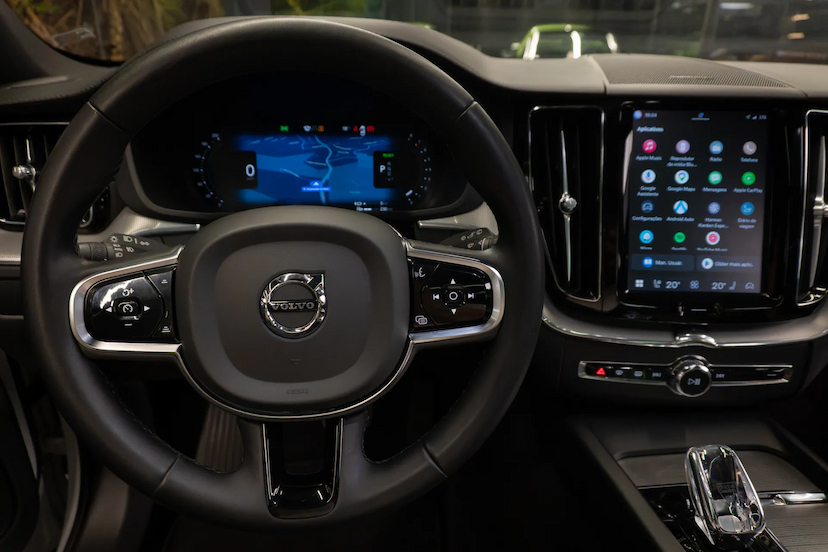 Foto do veículo VOLVO XC60 2.0 T8 RECHARGE POLESTAR ENGINEERED AWD GEARTRONIC 2023 64.553 KM 269.900,00