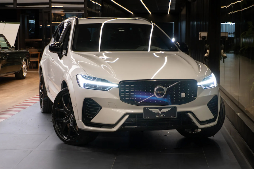 Foto do veículo VOLVO XC60 2.0 T8 RECHARGE POLESTAR ENGINEERED AWD GEARTRONIC 2023 64.553 KM 269.900,00