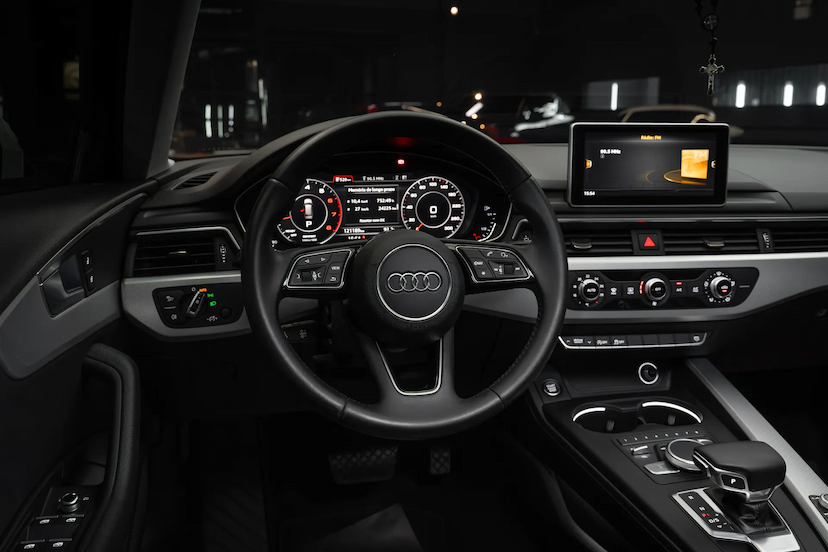 Foto do veículo AUDI A4 2.0 TFSI AMBIENTE AVANT GASOLINA 4P S TRONIC 2017 121.189 KM R$ 119.900,00