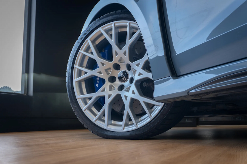 Foto do veículo AUDI RS3 2.5 TFSI GASOLINA SEDAN TRACK QUATTRO S-TRONIC 2026 3.707 KM R$ 589.900,00