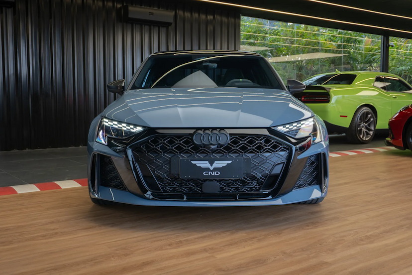 Foto do veículo AUDI RS3 2.5 TFSI GASOLINA SEDAN TRACK QUATTRO S-TRONIC 2026 3.707 KM R$ 589.900,00