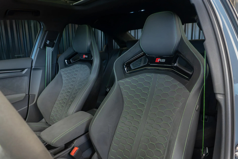 Foto do veículo AUDI RS3 2.5 TFSI GASOLINA SEDAN TRACK QUATTRO S-TRONIC 2026 3.707 KM R$ 589.900,00