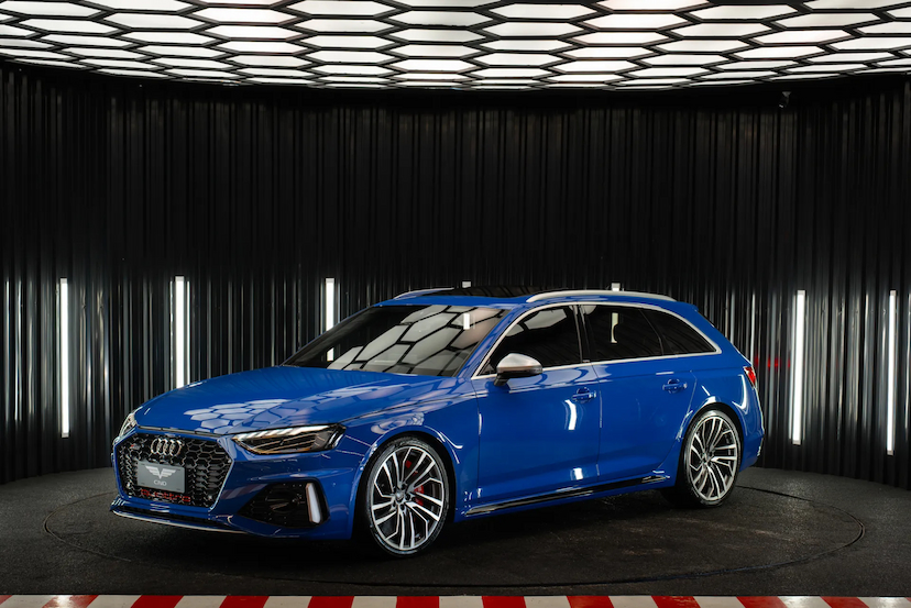Foto do veículo AUDI RS4 2.9 V6 TFSI GASOLINA AVANT QUATTRO S-TRONIC 2021 15.394 KM 548.900,00