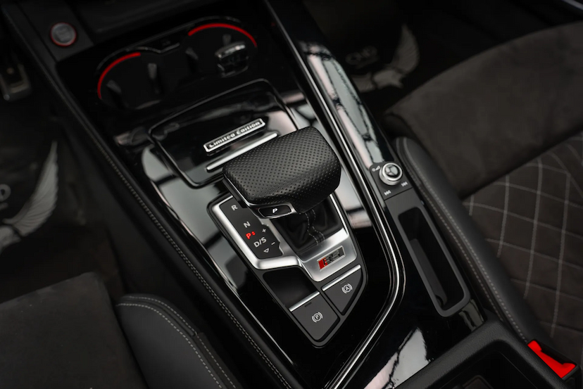 Foto do veículo AUDI RS4 2.9 V6 TFSI GASOLINA AVANT QUATTRO S-TRONIC 2021 15.394 KM 548.900,00