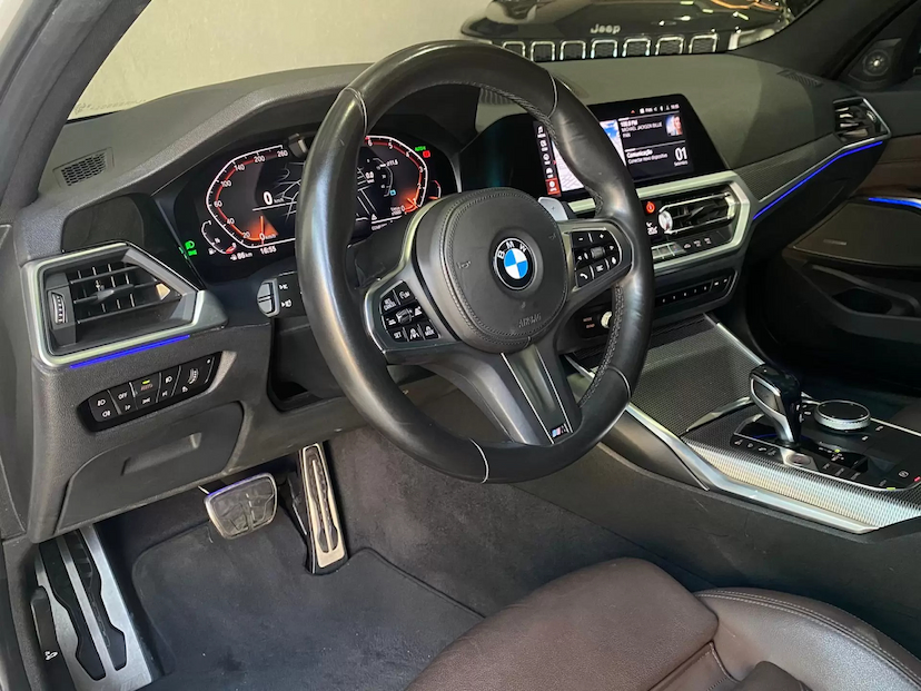 Foto do veículo BMW 330I 2.0 M SPORT 2020 47.000 KM 255.900,00