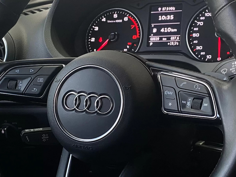 Foto do veículo AUDI A3 1.4 SEDAN PRESTIGE PLUS 2019 68.000 KM 115.900,00
