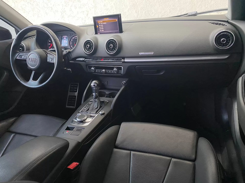 Foto do veículo AUDI A3 1.4 SEDAN PRESTIGE PLUS 2019 68.000 KM 115.900,00