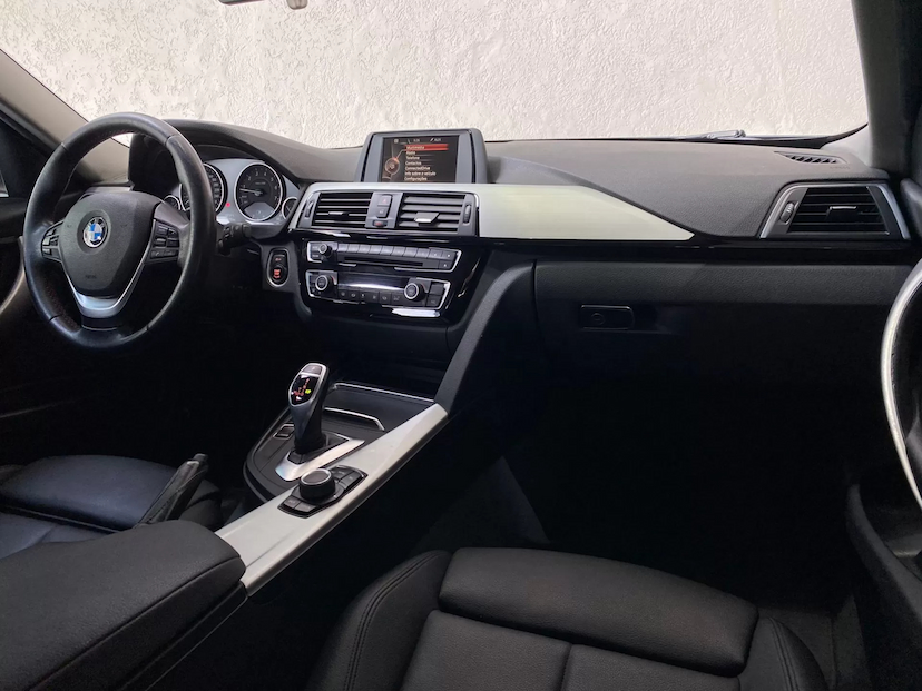 Foto do veículo BMW 320I 2.0 TURBO SPORT 2017 70.000 KM 123.900,00