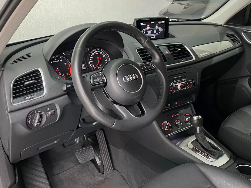 Foto do veículo AUDI Q3 2.0 AMBIENTE 2014 85.000 KM 85.900,00
