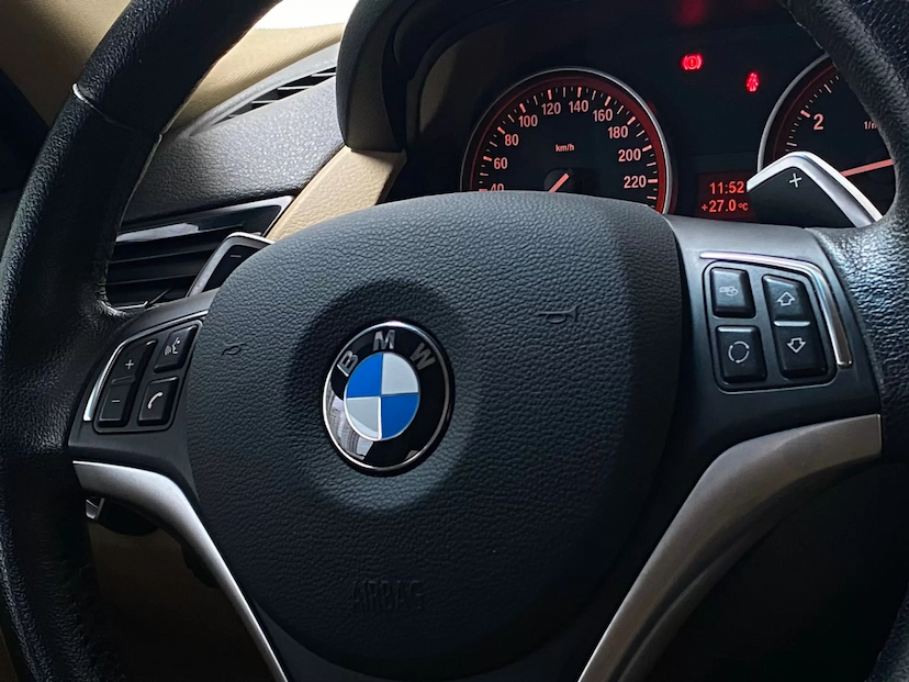 Foto do veículo BMW X1 2.0 TURBO ACTIVE FLEX SDRIVE20I 2015 100.000 KM 85.900,00