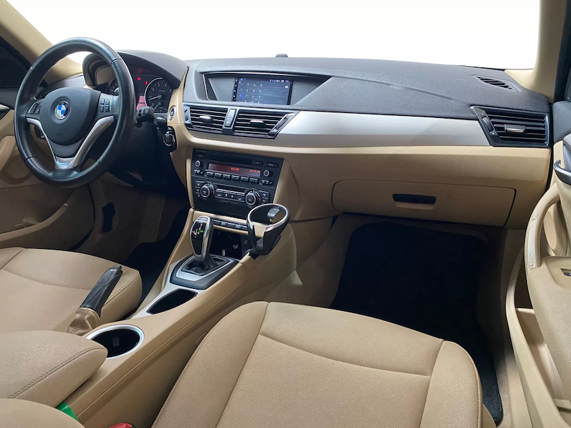 Foto do veículo BMW X1 2.0 TURBO ACTIVE FLEX SDRIVE20I 2015 100.000 KM 85.900,00