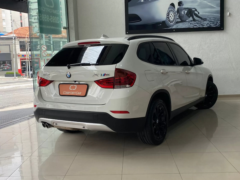 Foto do veículo BMW X1 2.0 TURBO ACTIVE FLEX SDRIVE20I 2015 100.000 KM 85.900,00