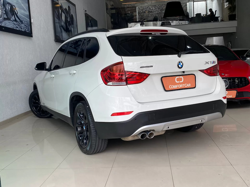 Foto do veículo BMW X1 2.0 TURBO ACTIVE FLEX SDRIVE20I 2015 100.000 KM 85.900,00