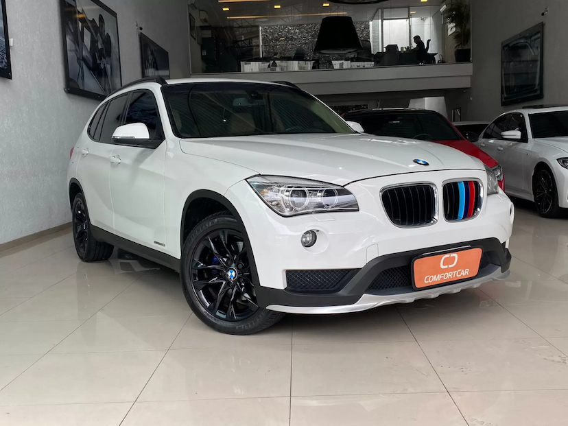 Foto do veículo BMW X1 2.0 TURBO ACTIVE FLEX SDRIVE20I 2015 100.000 KM 85.900,00