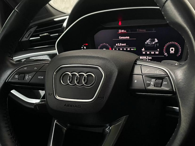 Foto do veículo AUDI Q3 1.4 TFSI  BLACK S 2020 59.000 KM 189.900,00