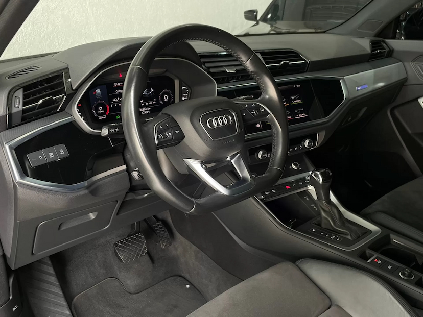 Foto do veículo AUDI Q3 1.4 TFSI  BLACK S 2020 59.000 KM 189.900,00