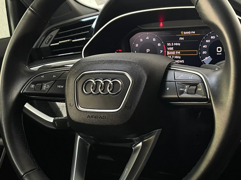 Foto do veículo AUDI Q3 1.4 TFSI BLACK 2021 50.000 KM 207.900,00