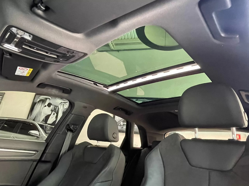 Foto do veículo AUDI Q3 1.4 TFSI BLACK 2021 50.000 KM 207.900,00