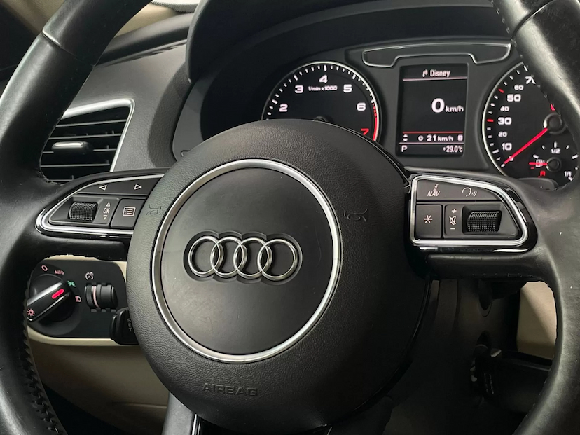 Foto do veículo AUDI Q3 1.4 TFSI  AMBIENTE PLUS 2017 80.000 KM 105.900,00
