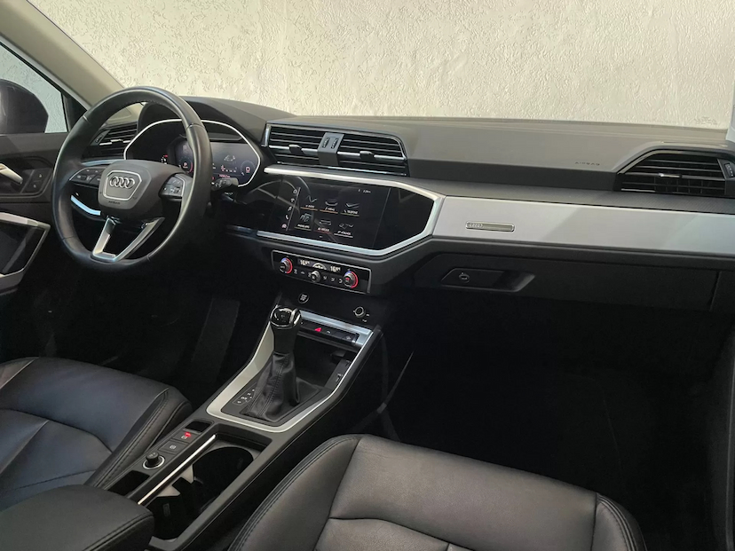 Foto do veículo AUDI Q3 1.4 TFSI PRESTIGE PLUS 2021 50.000 KM 185.900,00