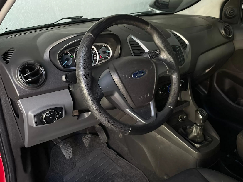 Foto do veículo FORD KA 1.0 SE 2015 95.000 KM 37.900,00
