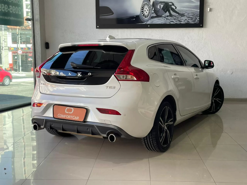 Foto do veículo VOLVO V40 2.0 T5 R-DESIGN 2018 60.000 KM 118.900,00