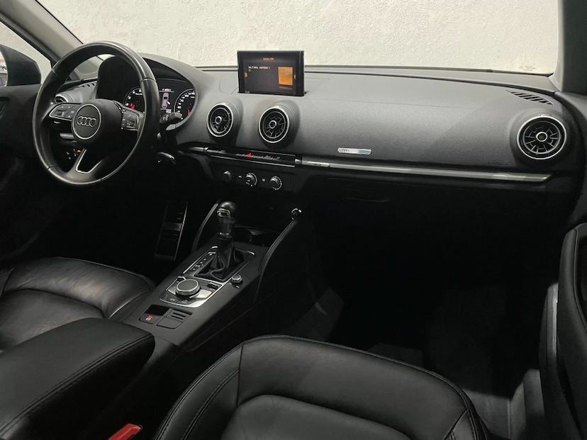Foto do veículo AUDI A3 1.4 SPORTBACK AMBIENTE 2018 33.000 KM 109.900,00
