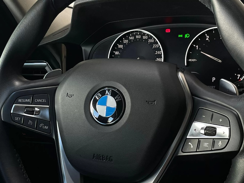 Foto do veículo BMW 320I 2.0 SPORT 2020 50.000 KM 189.900,00