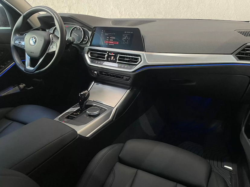 Foto do veículo BMW 320I 2.0 SPORT 2020 50.000 KM 189.900,00